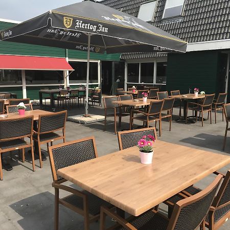 Hotel De Raket Rogat Eksteriør billede
