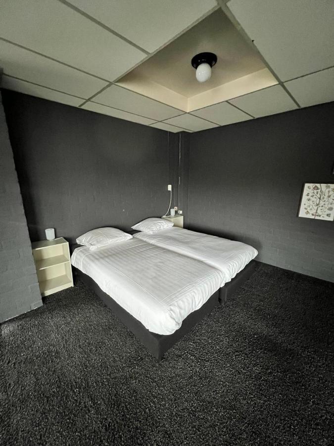Hotel De Raket Rogat Eksteriør billede