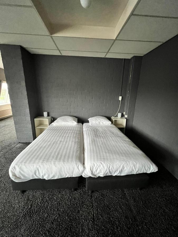 Hotel De Raket Rogat Eksteriør billede